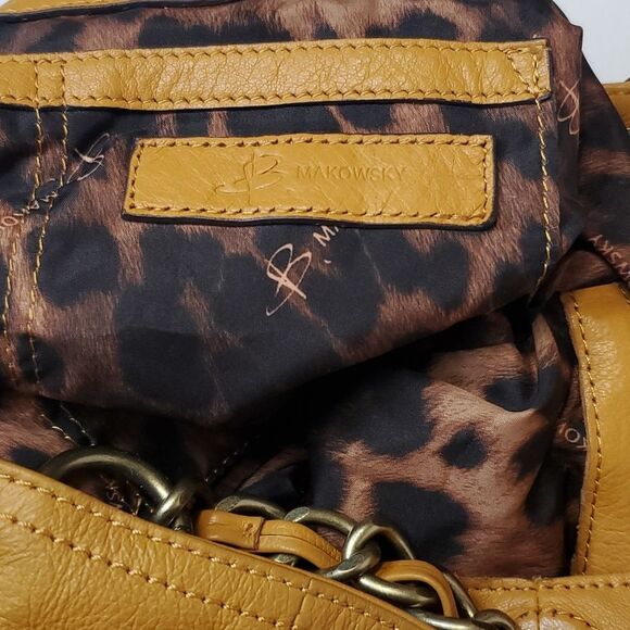 B. MAKOWSKY Saffiano Leather Shoulder Crossbody Fold Over Top Bag - Picture 9 of 10